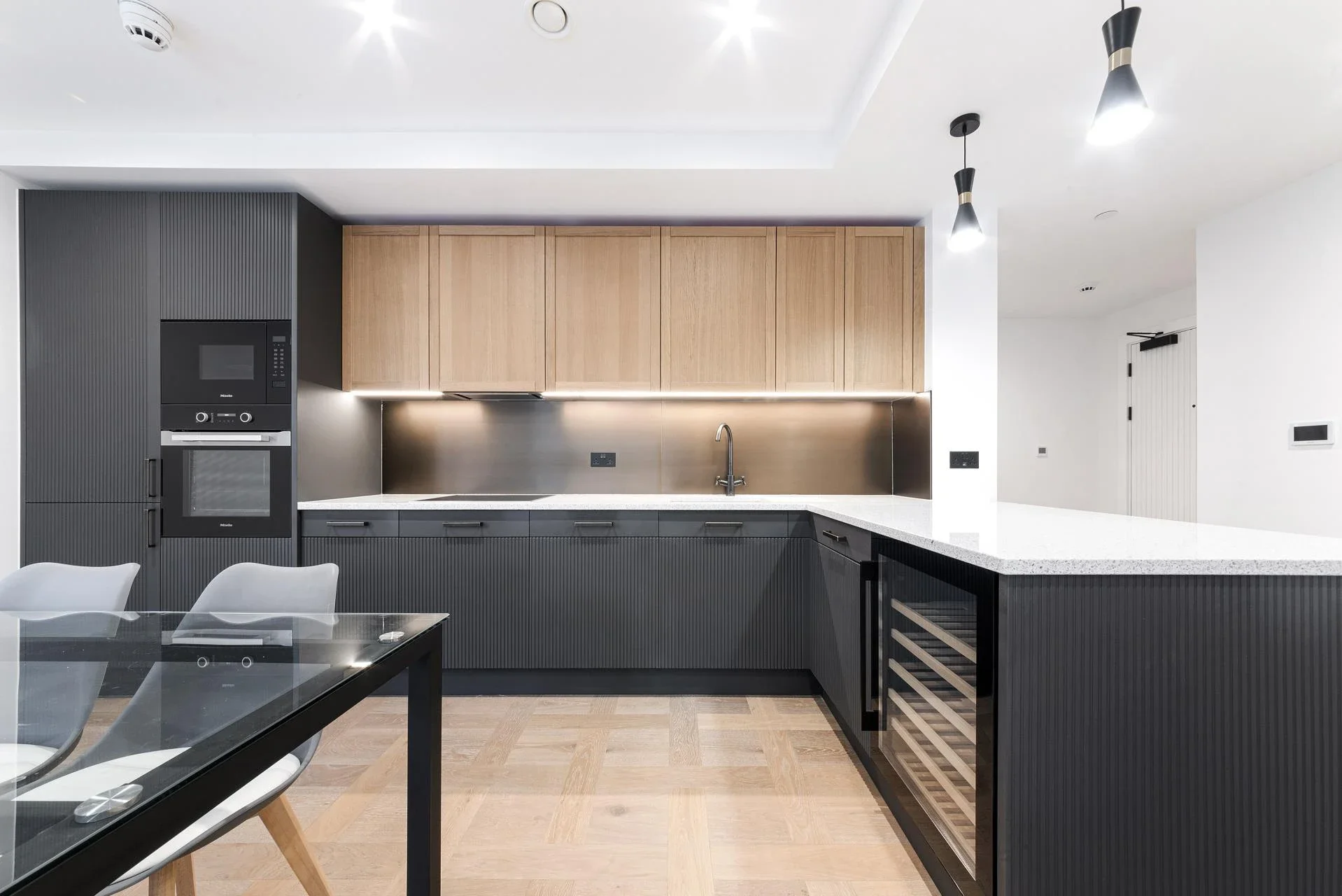 Flat Merino Gardens in Greater London