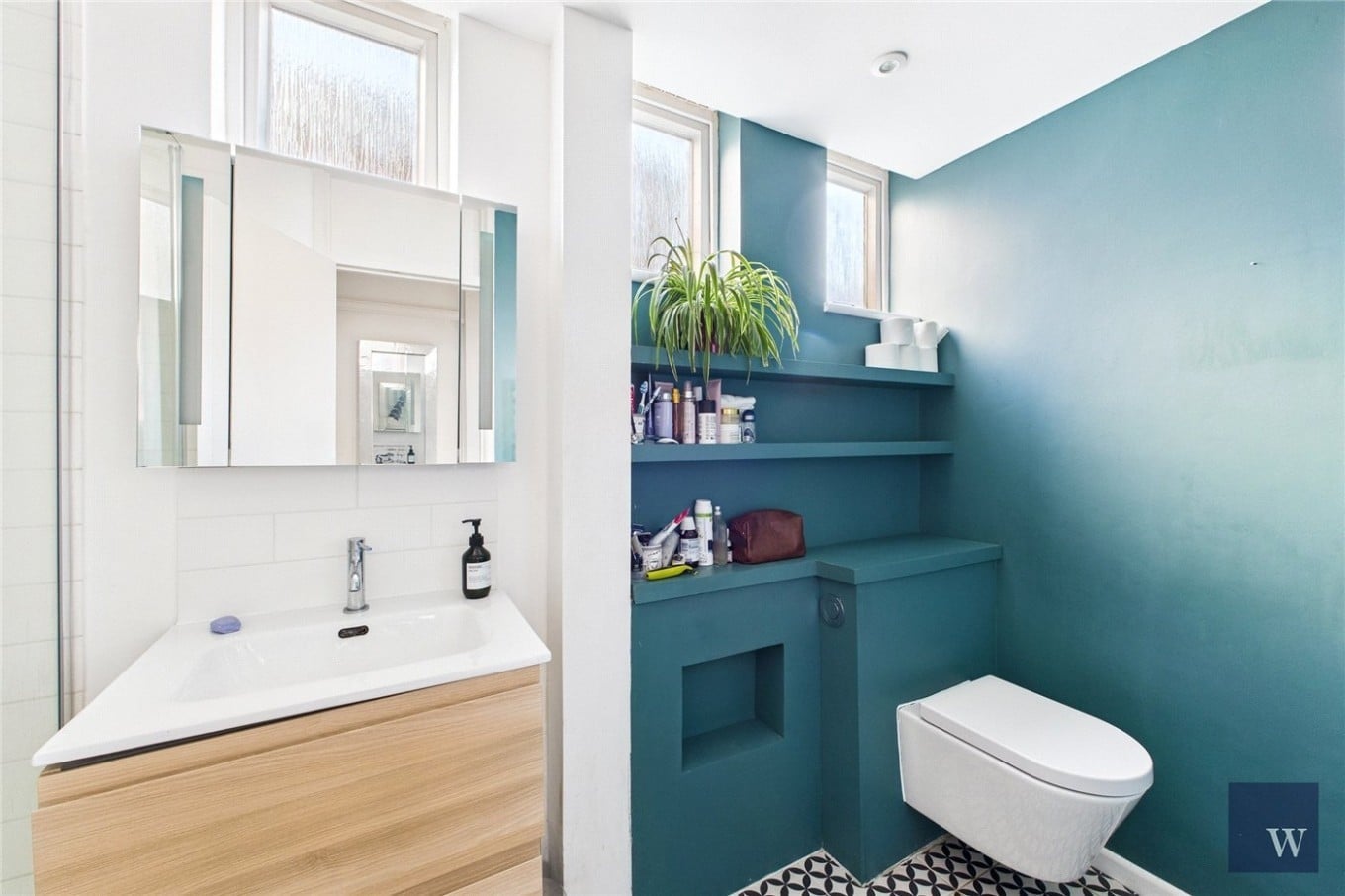 Room Cherry Laurel Walk in Greater London