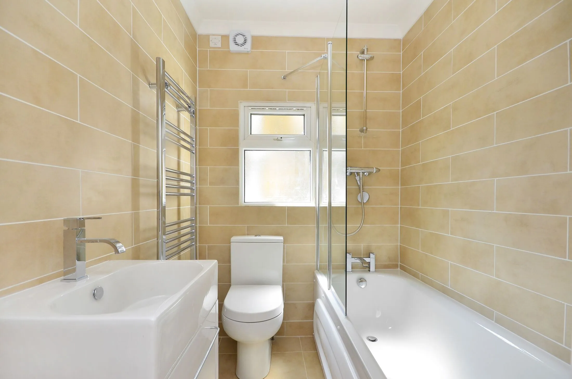 Flat 1st Avenue in Greater London