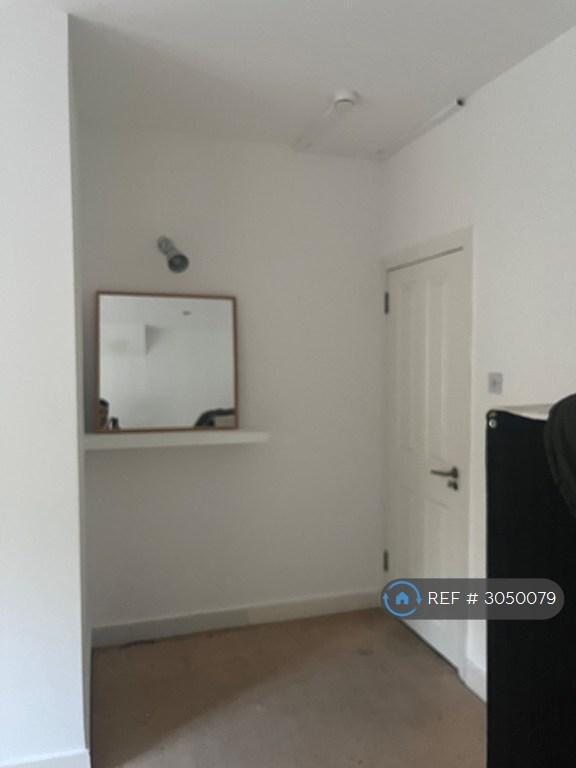 Room Foxley Lane in Greater London