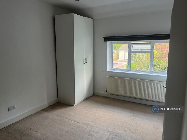Room Foxley Lane in Greater London