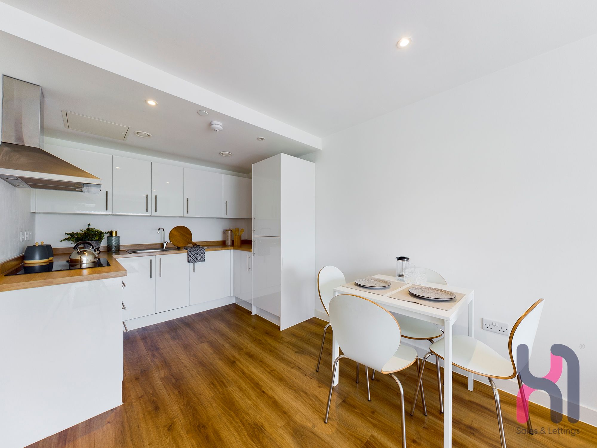 Flat Elmira Way in Salford