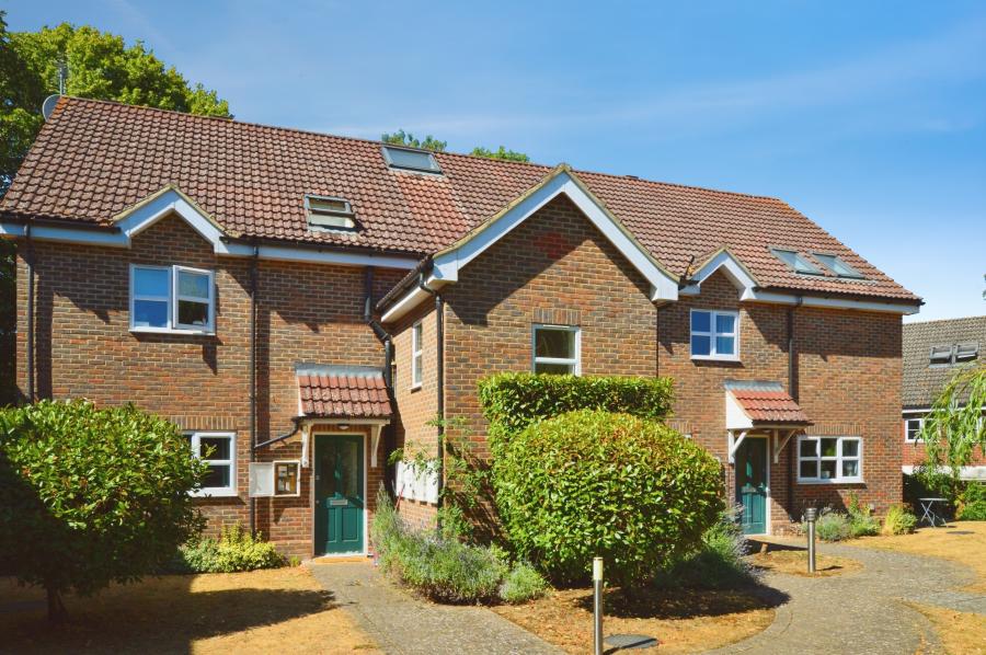 Flat Banfield Court in St Albans