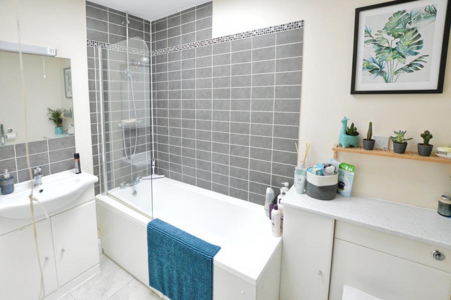 Flat Banfield Court in St Albans