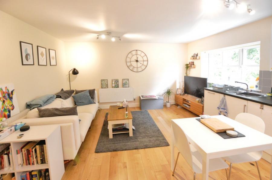 Flat Banfield Court in St Albans