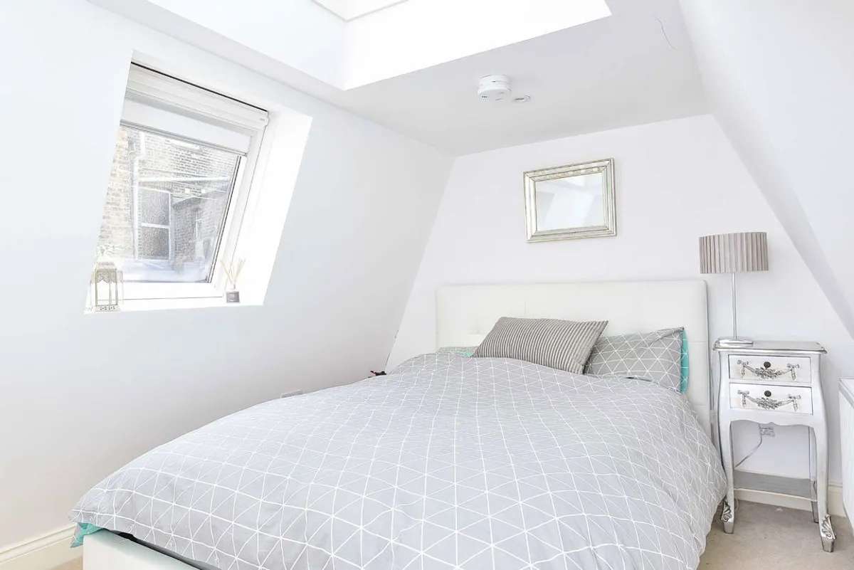 Flat Balham High Road in Greater London