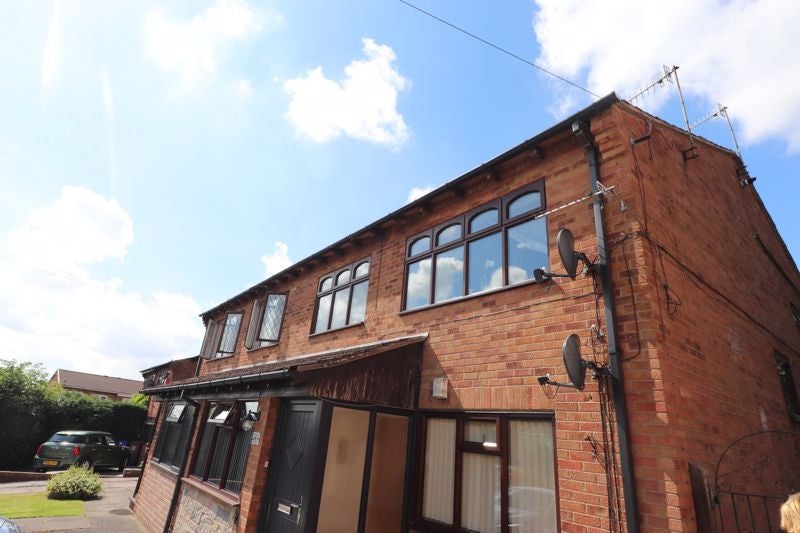 Flat Bexhill Grove in Stoke-on-Trent