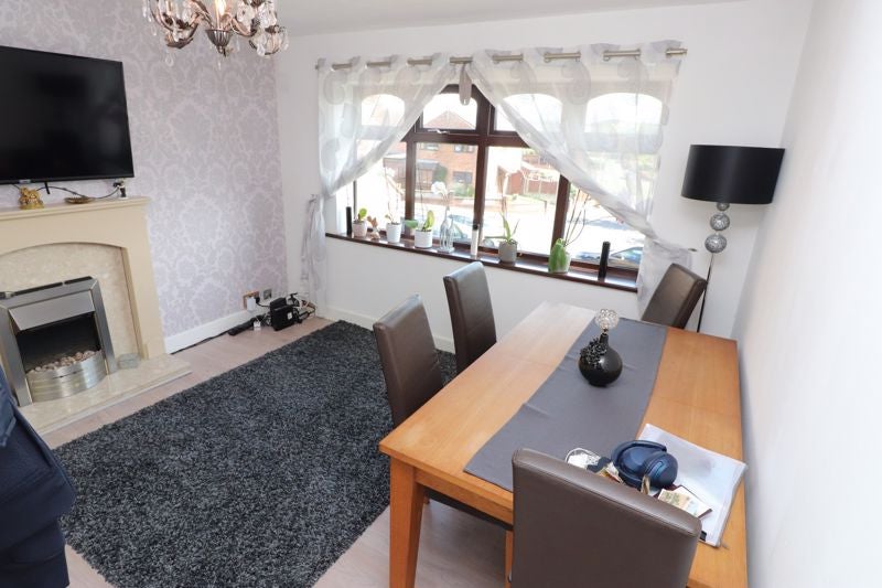 Flat Bexhill Grove in Stoke-on-Trent