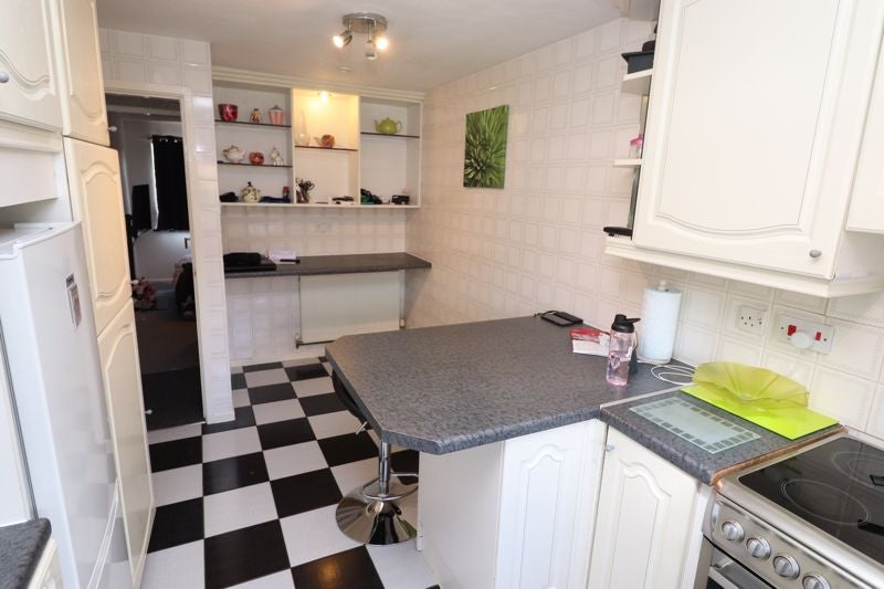 Flat Bexhill Grove in Stoke-on-Trent
