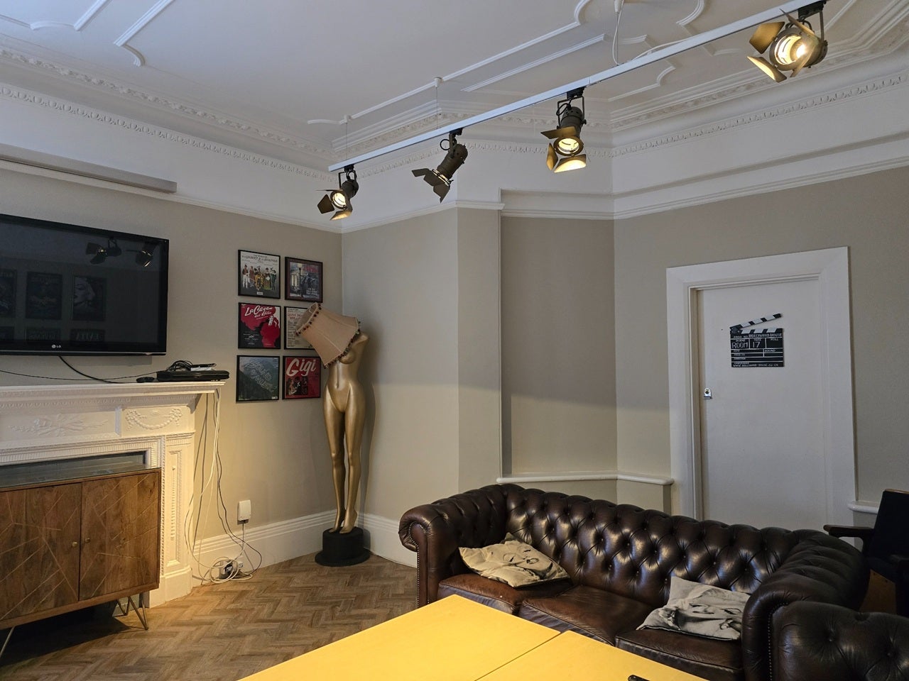 Room Station Road in Greater London