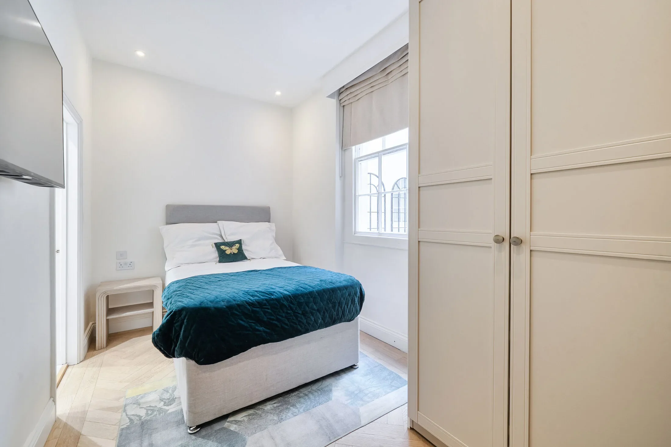 Flat Chesham Street in City of Westminster