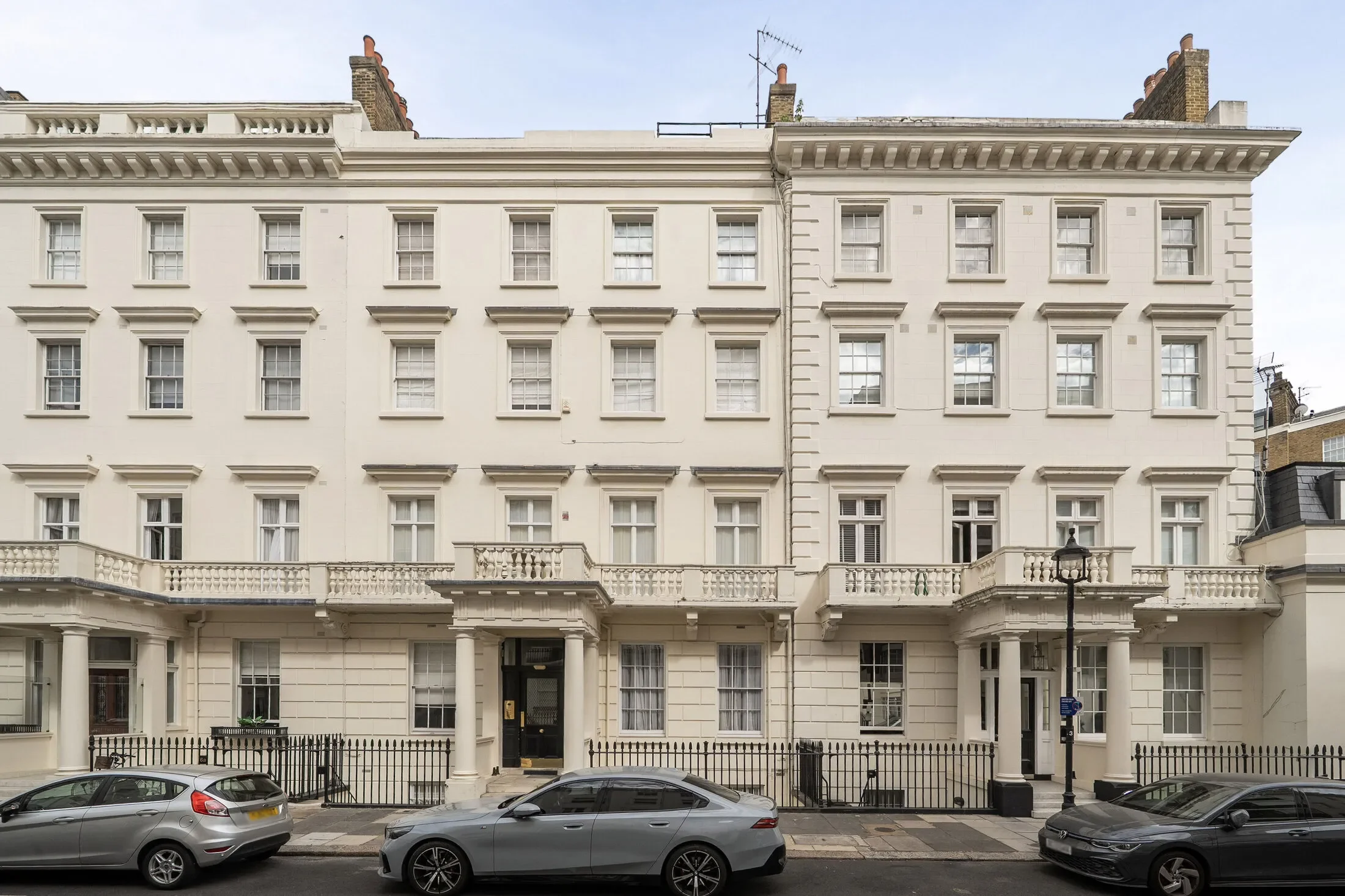 Flat Chesham Street in City of Westminster