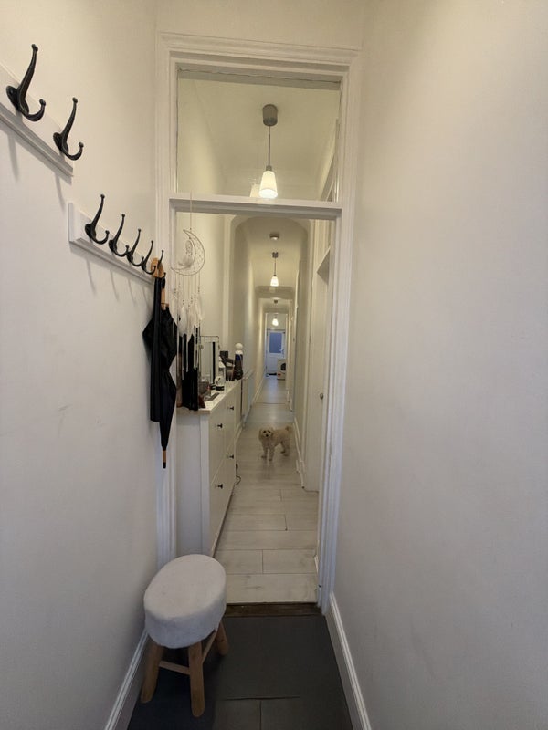 Room Bury Road in Greater London