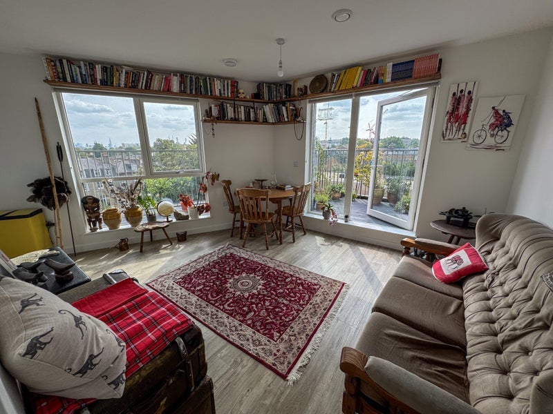 Flat Louis Close in Greater London