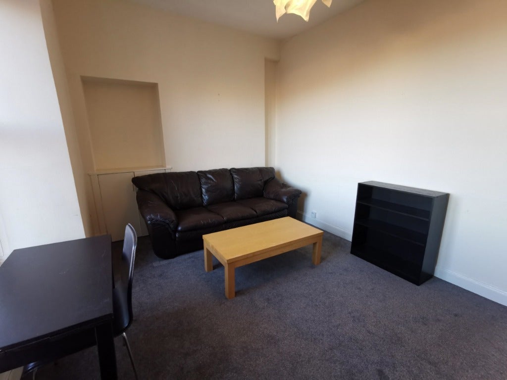 Flat Step Row in Dundee