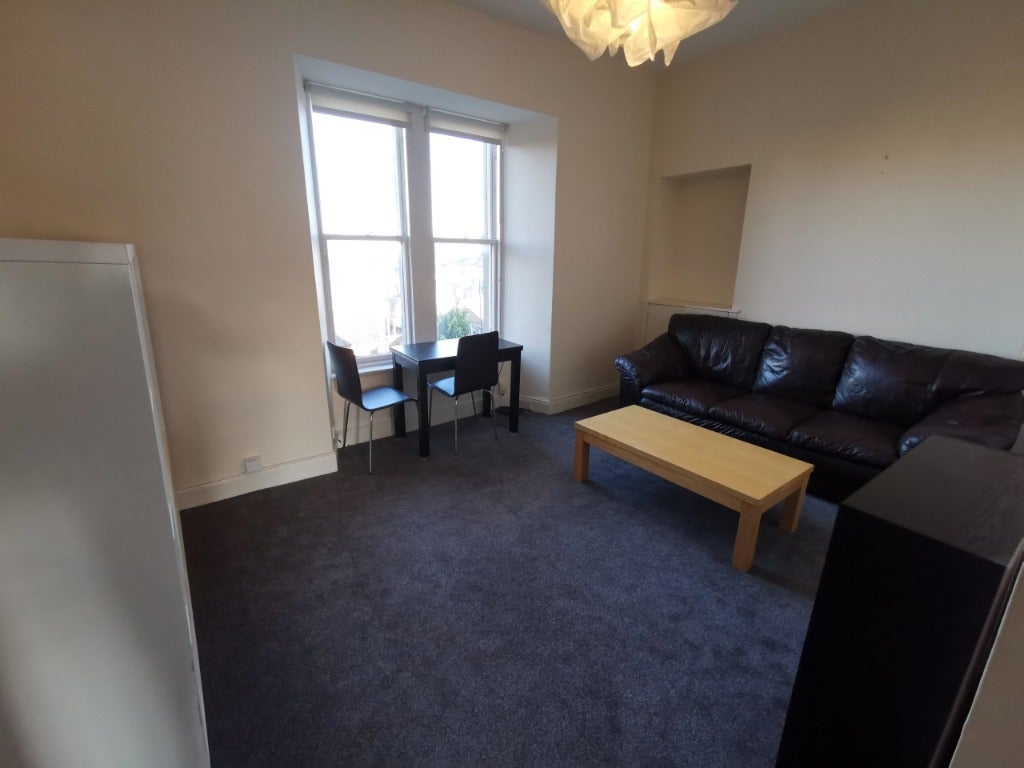 Flat Step Row in Dundee