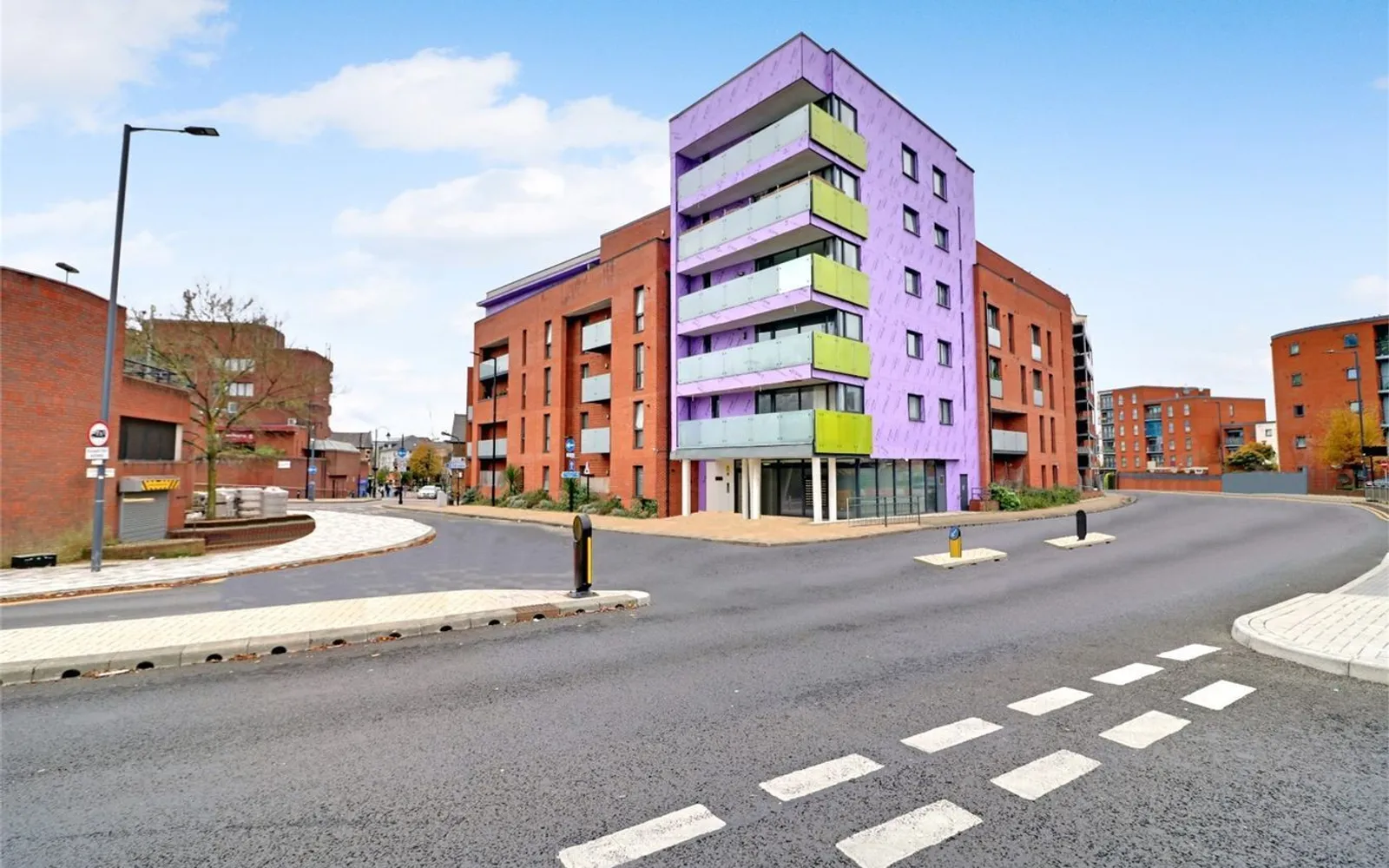 Flat Canning Road in Greater London