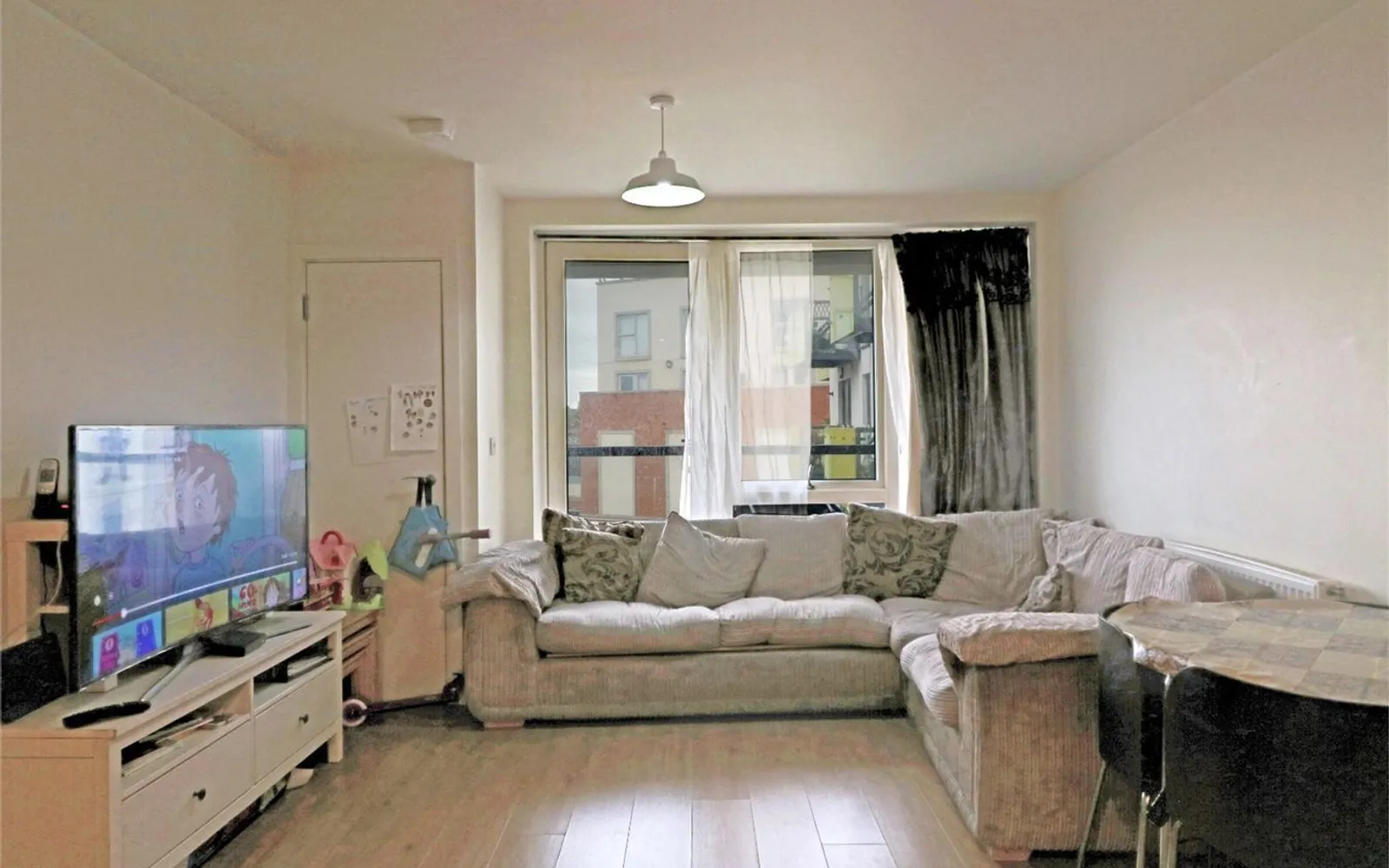 Flat Canning Road in Greater London