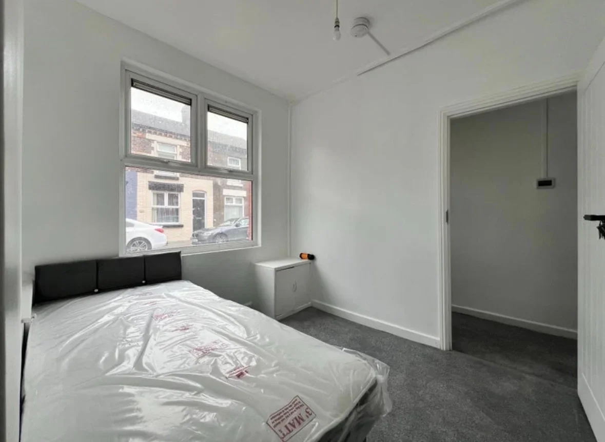 Room Hanover Lane in Leeds
