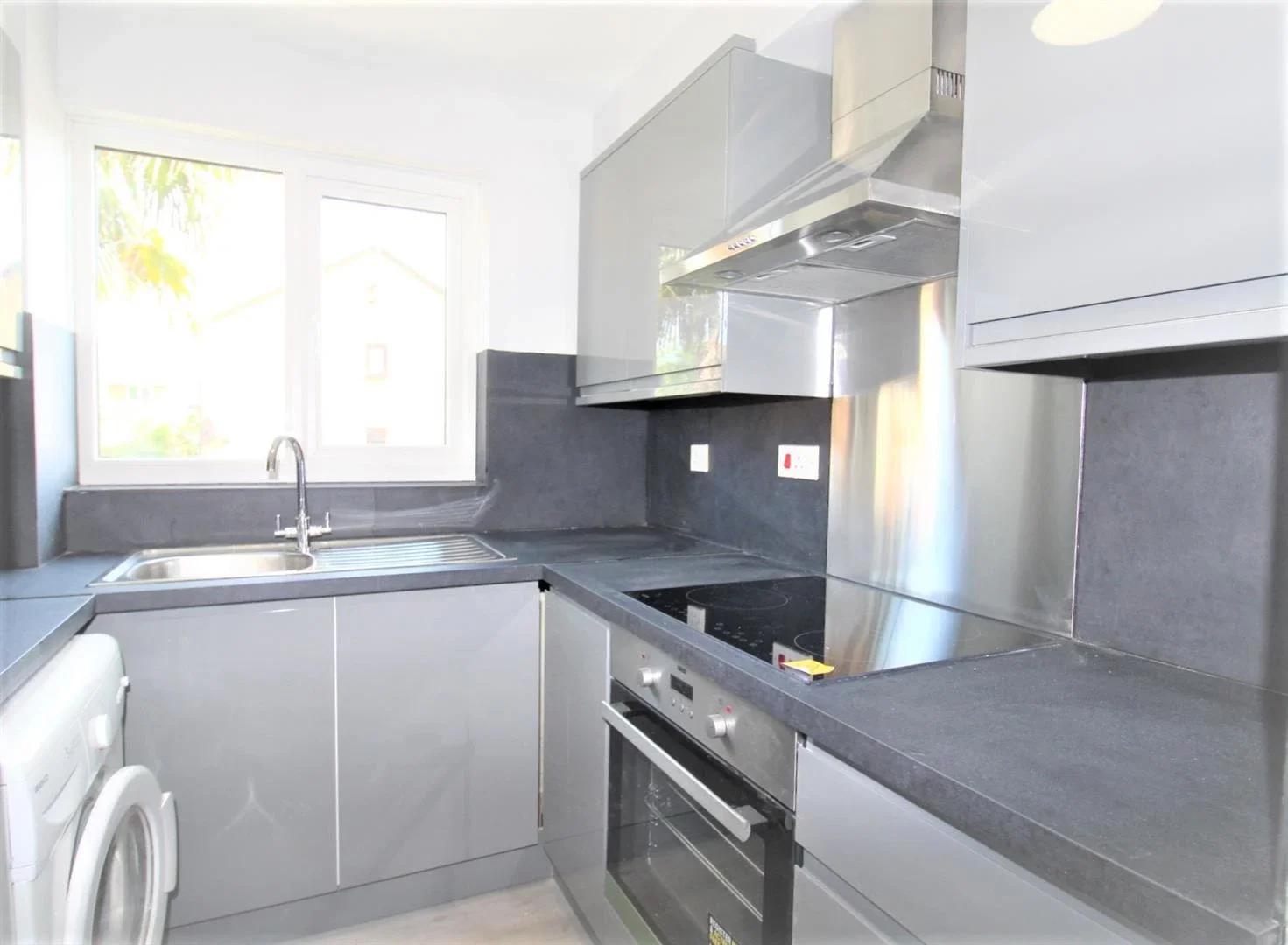 Flat Plowman Close in Greater London
