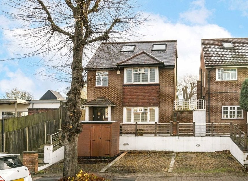 House Barry Road in Greater London
