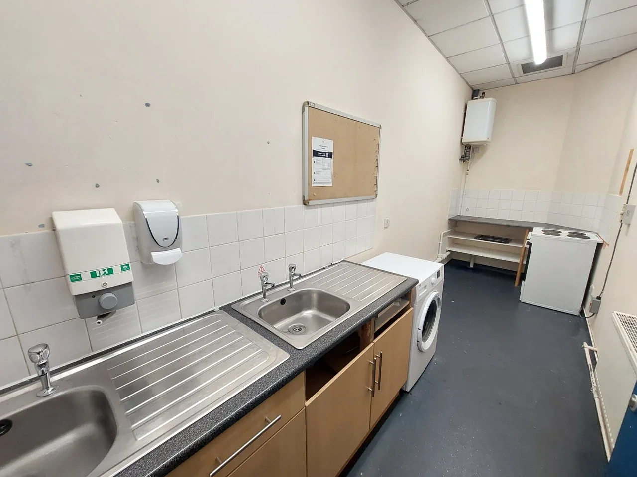 Room Bloxwich Lane in Bloxwich