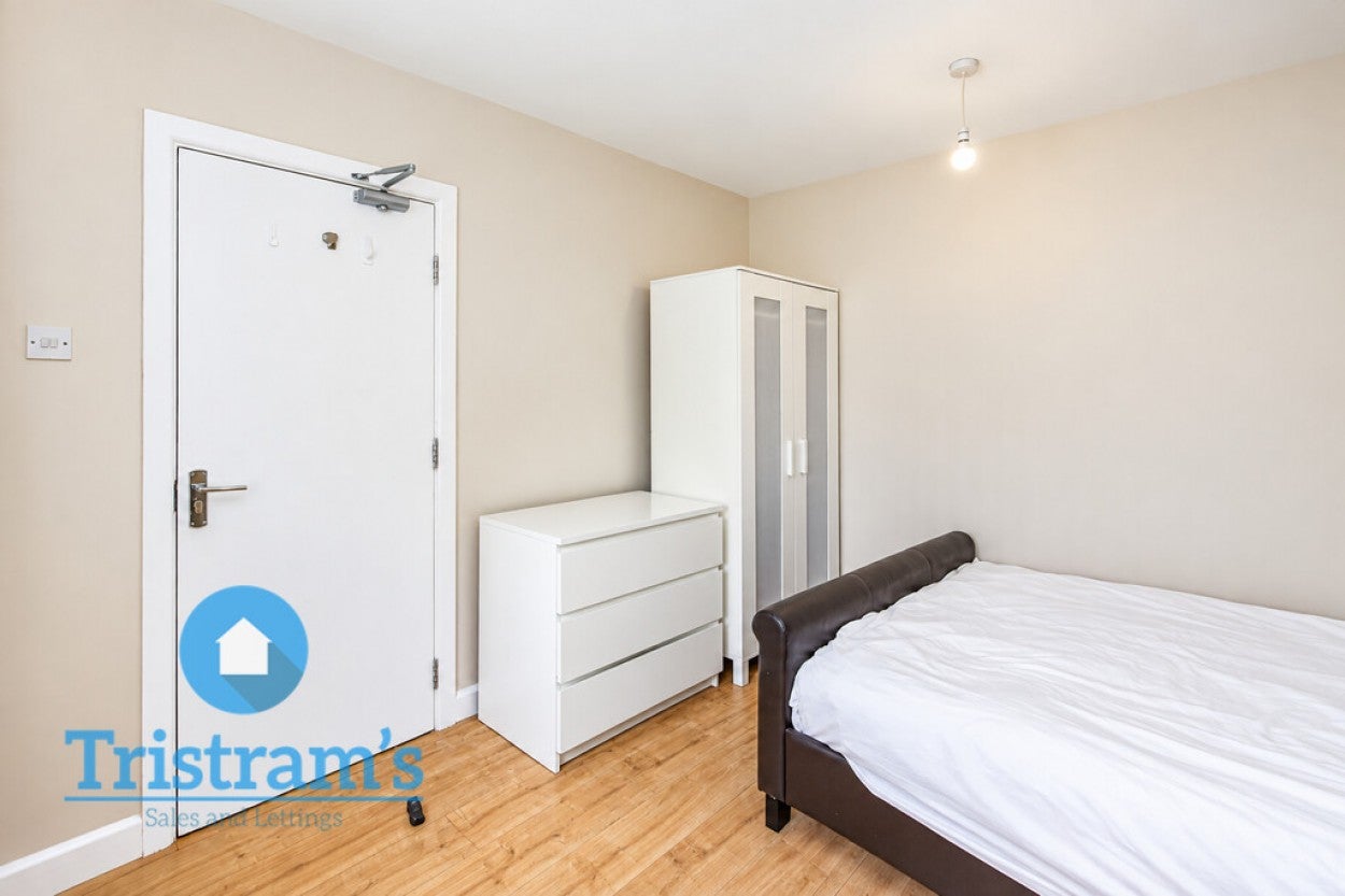 Room Middleton Boulevard in Nottingham
