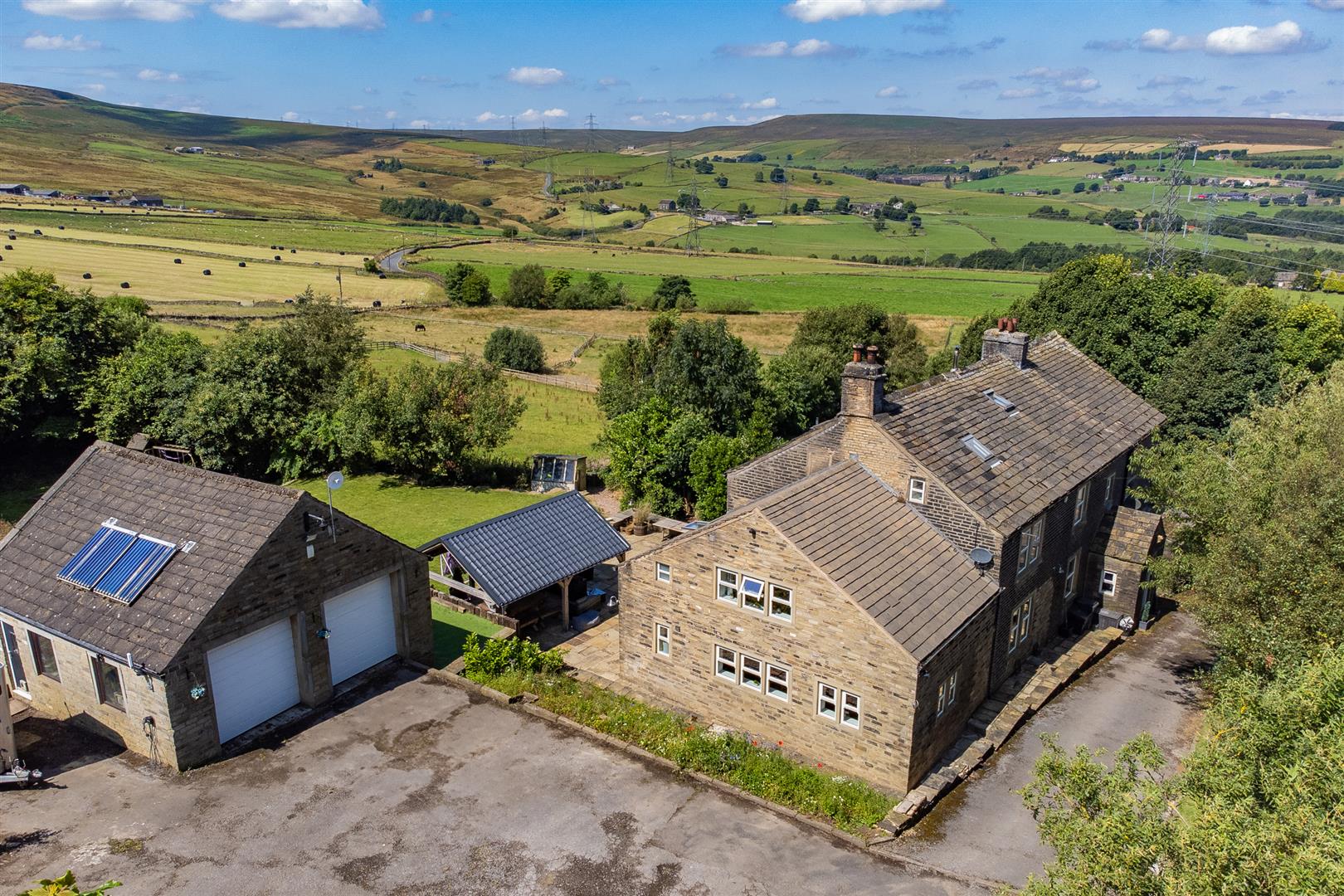 House Long Gate in Calderdale