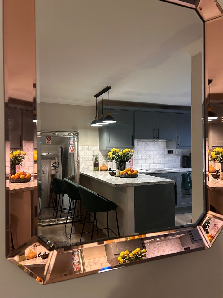 Flat Allum Grove in Reigate and Banstead