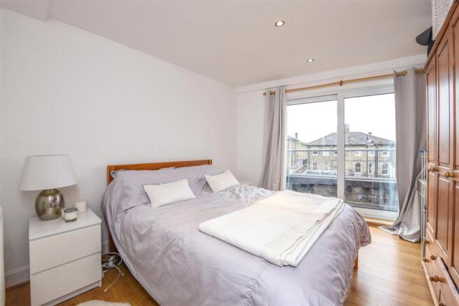 Flat Balham High Road in Greater London