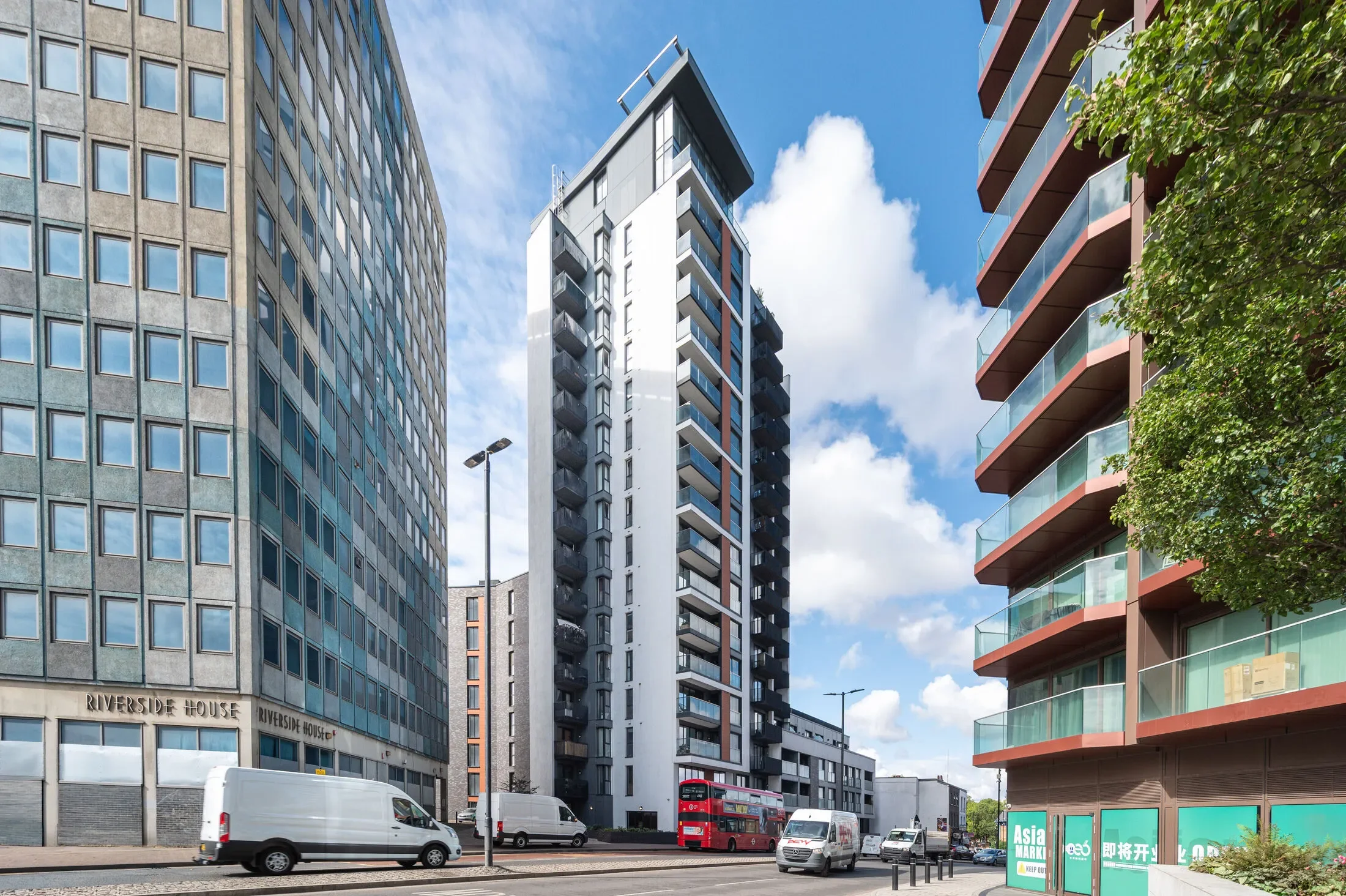 Flat Woolwich Common in Greater London