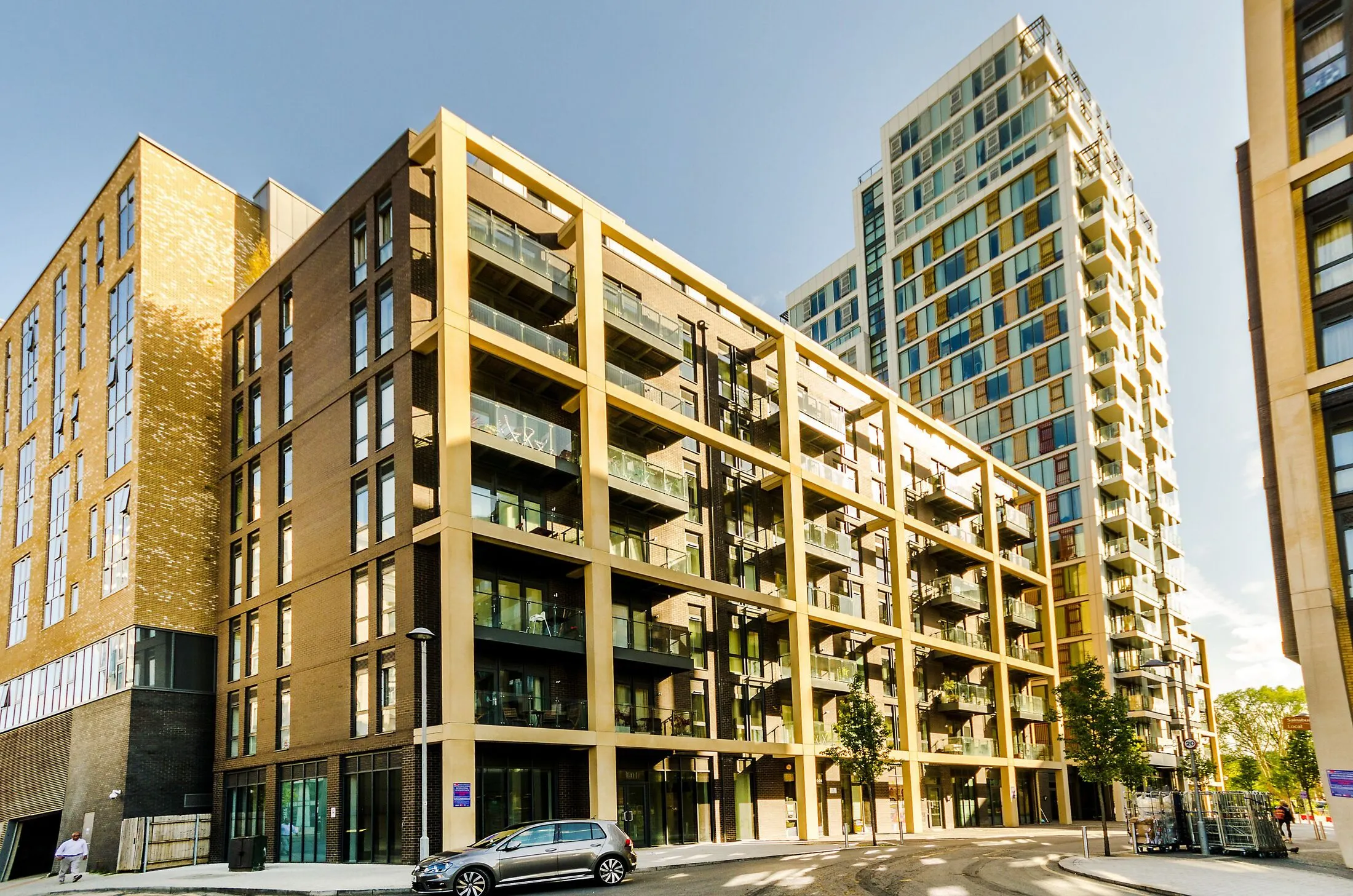 Flat Osiers Road in Greater London