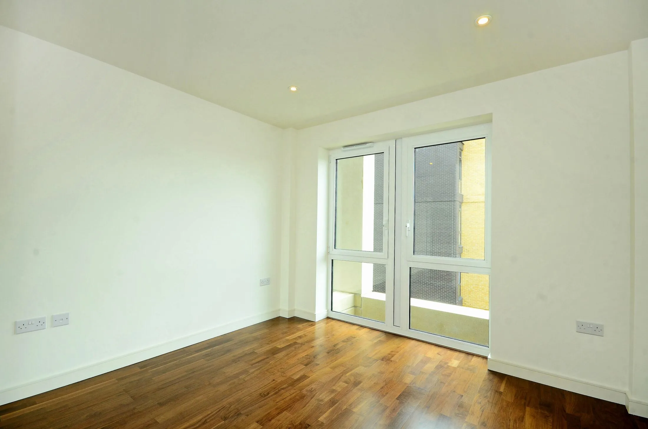 Flat Osiers Road in Greater London