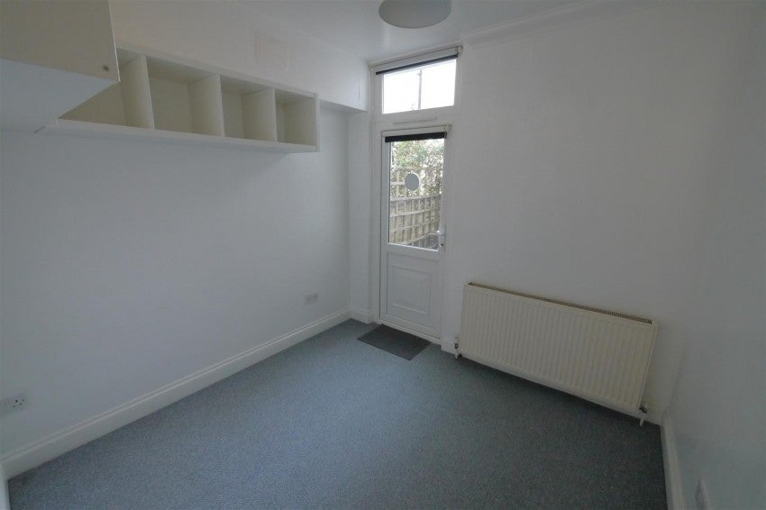 Flat Clifton Road in Worthing