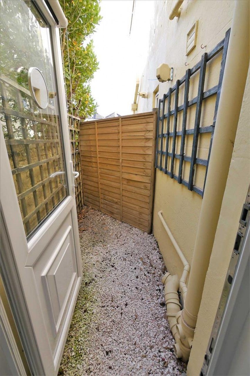 Flat Clifton Road in Worthing