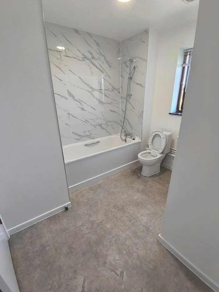 Flat Maple Court in Dartford