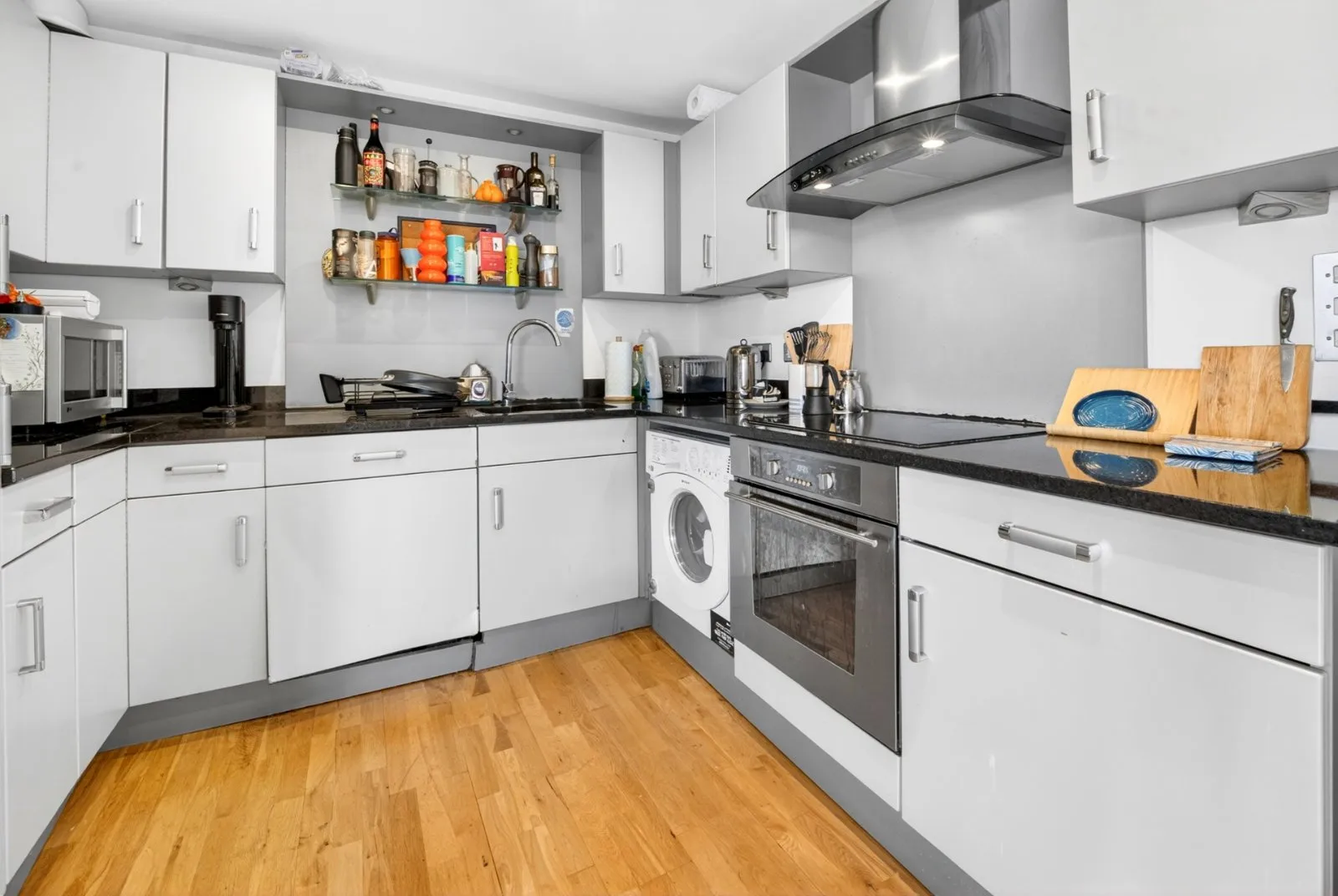 Flat Southgate Road in Greater London