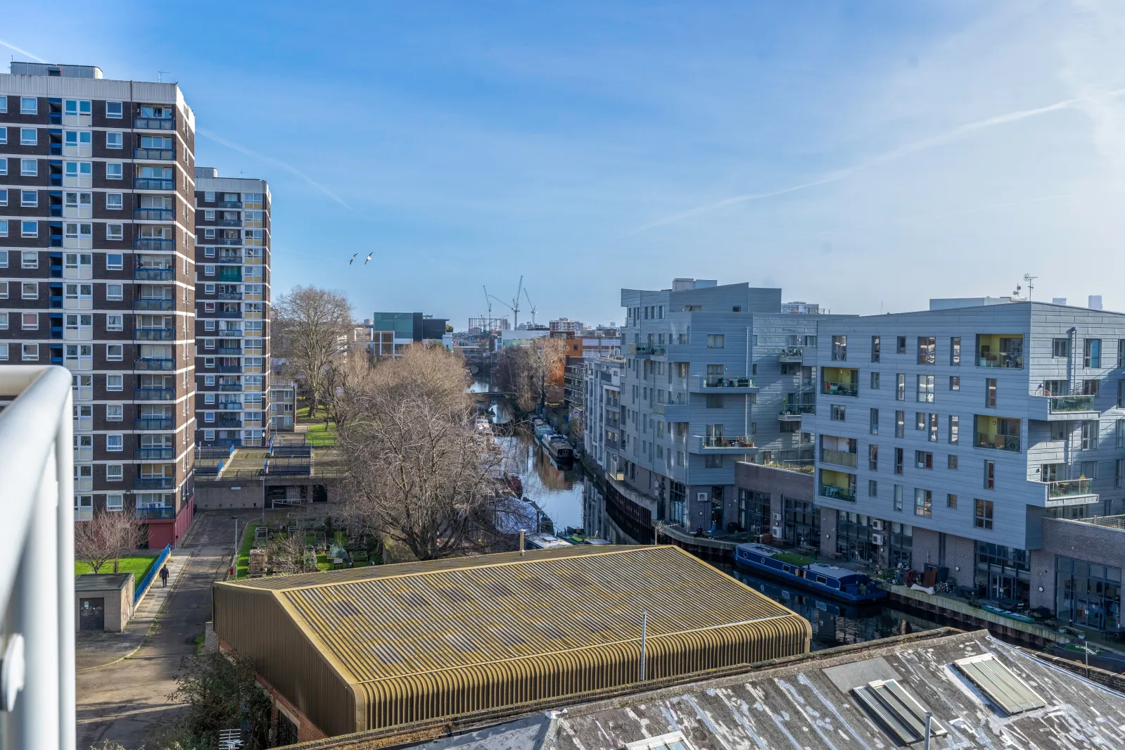 Flat Southgate Road in Greater London