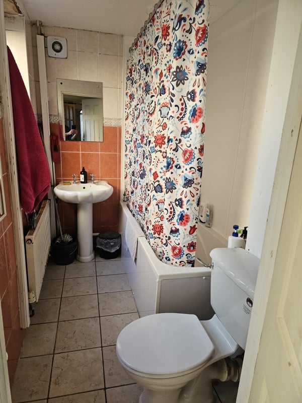 Room Ashley Street in Bristol