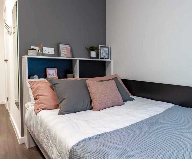 Room First Way in Greater London