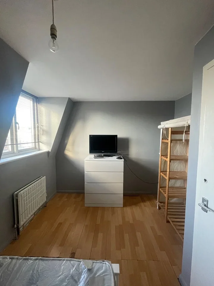 Room Major Close in Greater London