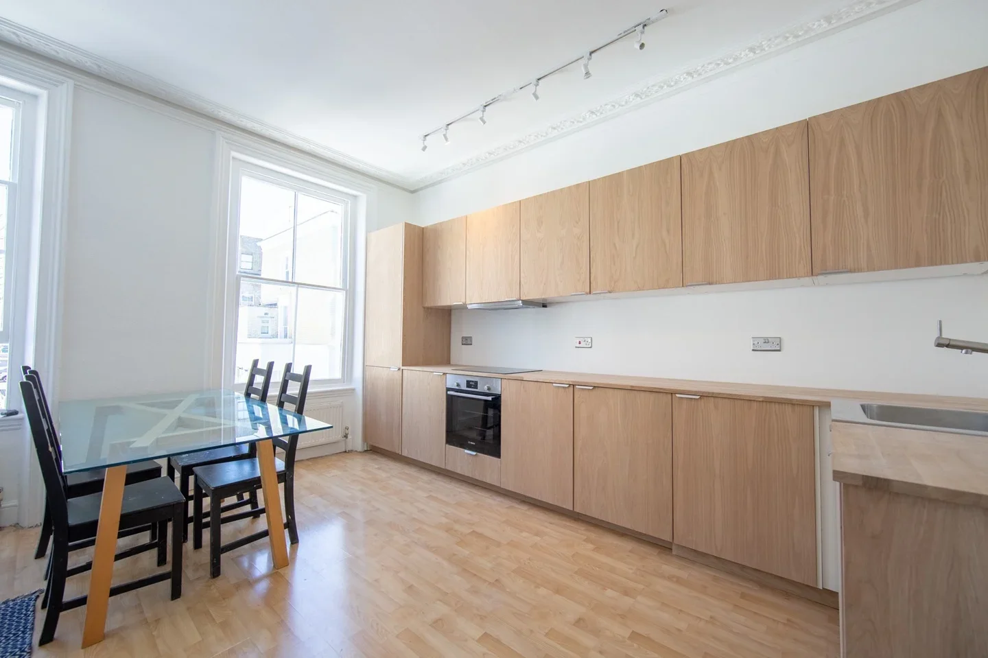 House Ifield Road in Greater London