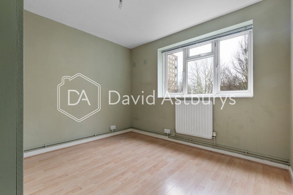 Flat Millgrove Street in Greater London