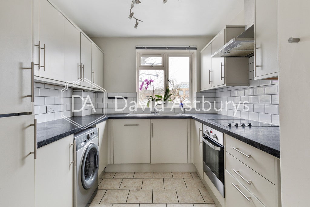 Flat Millgrove Street in Greater London
