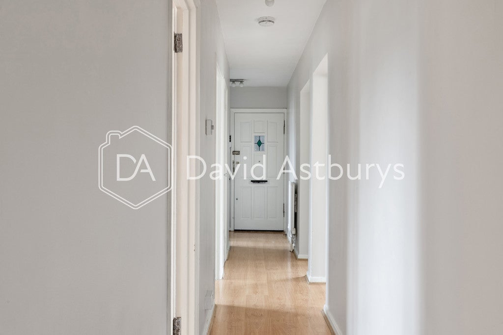 Flat Millgrove Street in Greater London