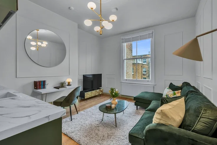 Flat Kramer Mews in Greater London