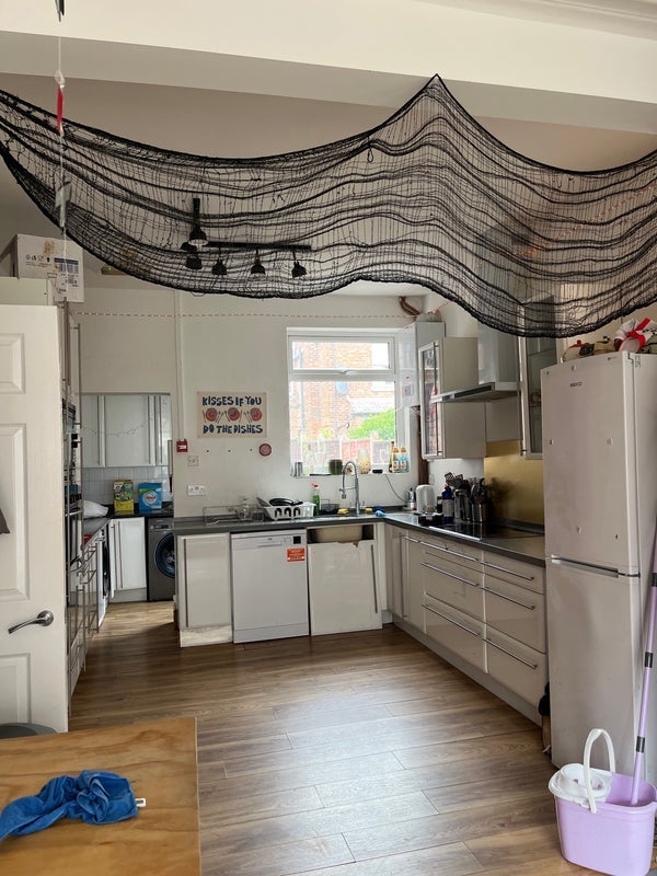 Room Argyle Avenue in Manchester