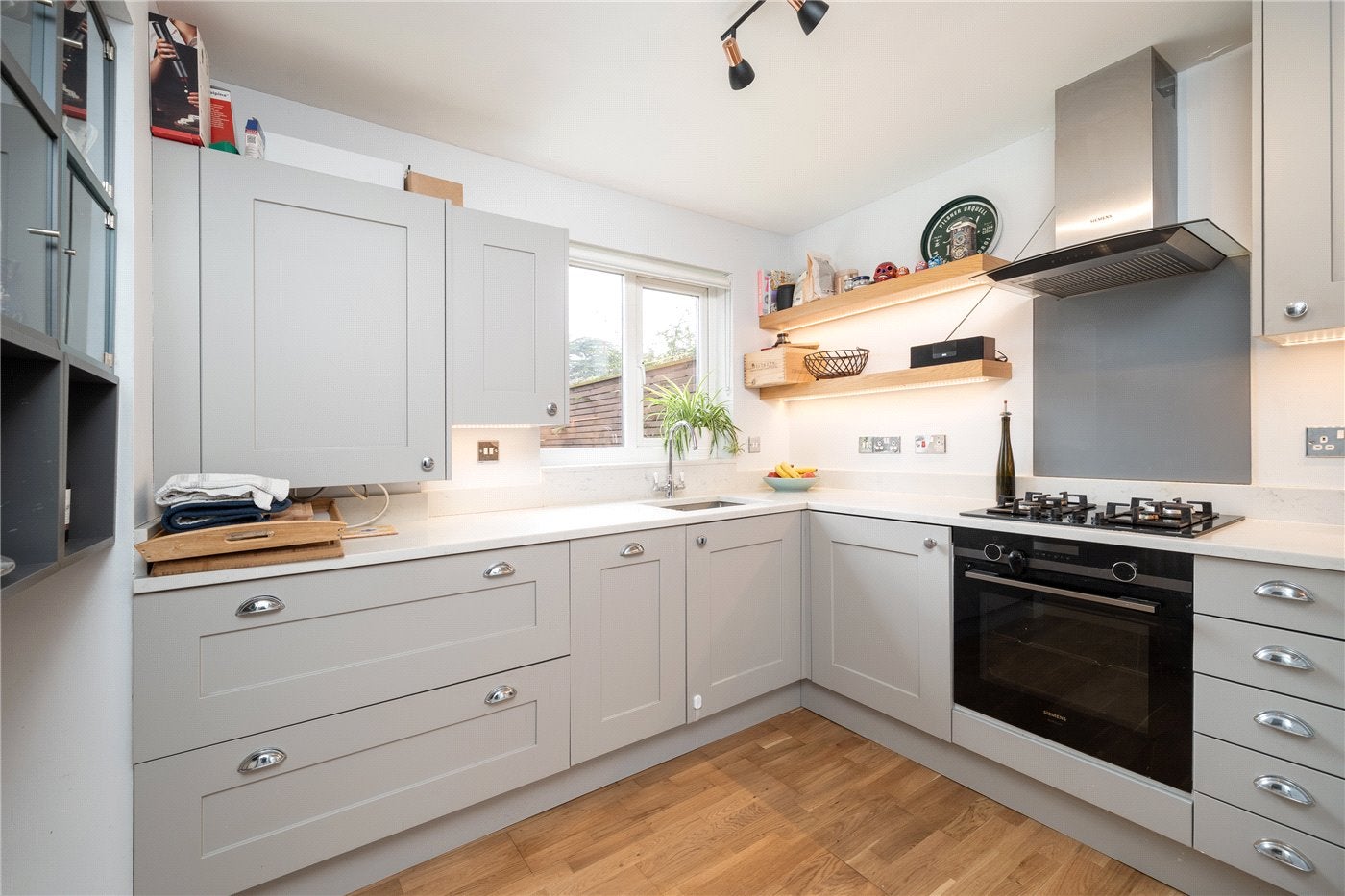 Flat Cortis Road in Greater London