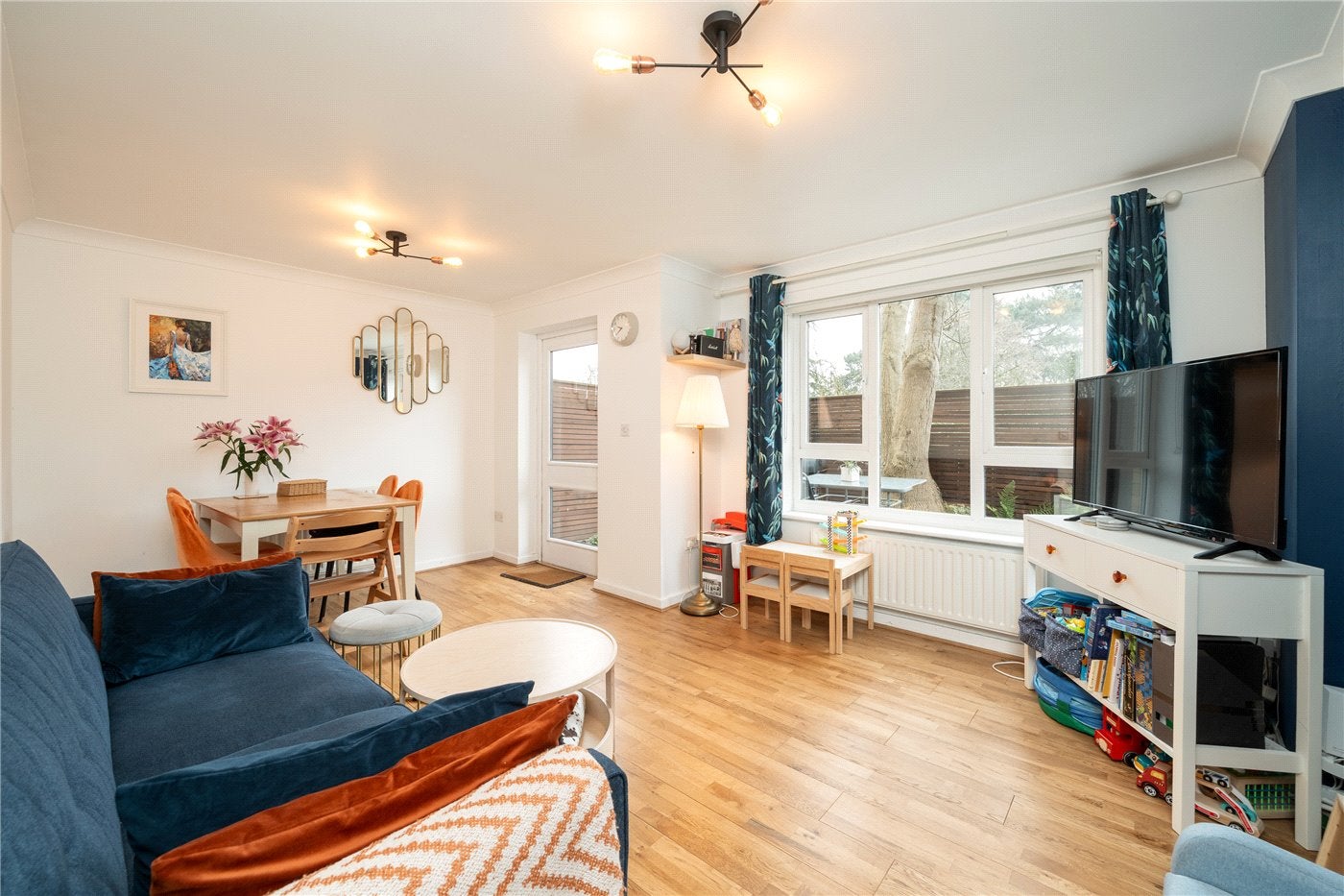 Flat Cortis Road in Greater London