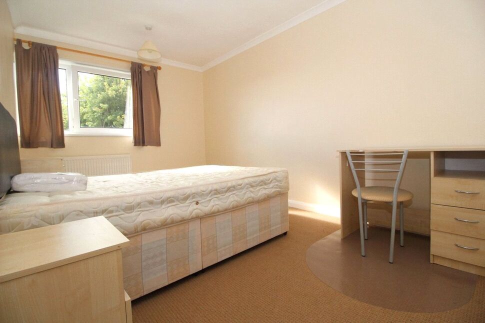 Room Cottage Grove in Portsmouth